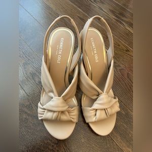 Kenneth Cole tan beige heels 👠 7.5 New